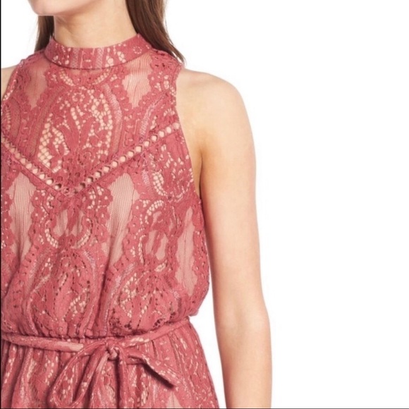 Wayf Portrait Dress - Picture 2 of 4